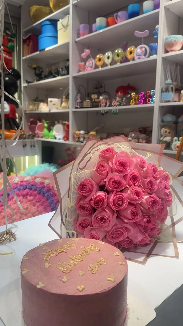 باقة عيد الميلاد مع الكيك 